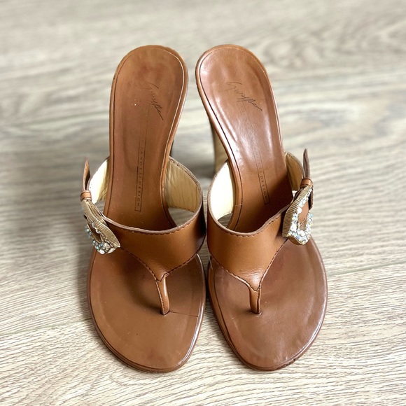 Giuseppe Zanotti Brown Leather Heeled Western Flip Flop Sandals - Picture 4 of 5